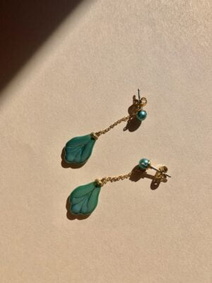 "Petite Petale" Vintage Earrings -Bleu