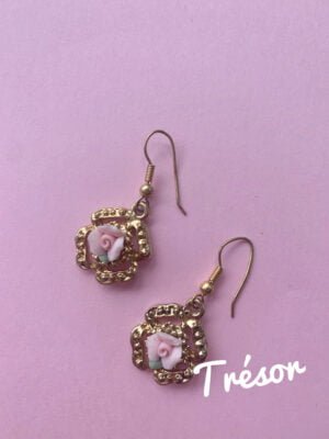 Confetty Trésor- Vintage "Petite Rose" Earrings