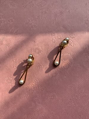"La Perle" Vintage Clip On Earrings
