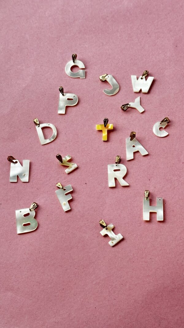 "Madreperlina"-Letter Vintage Charm